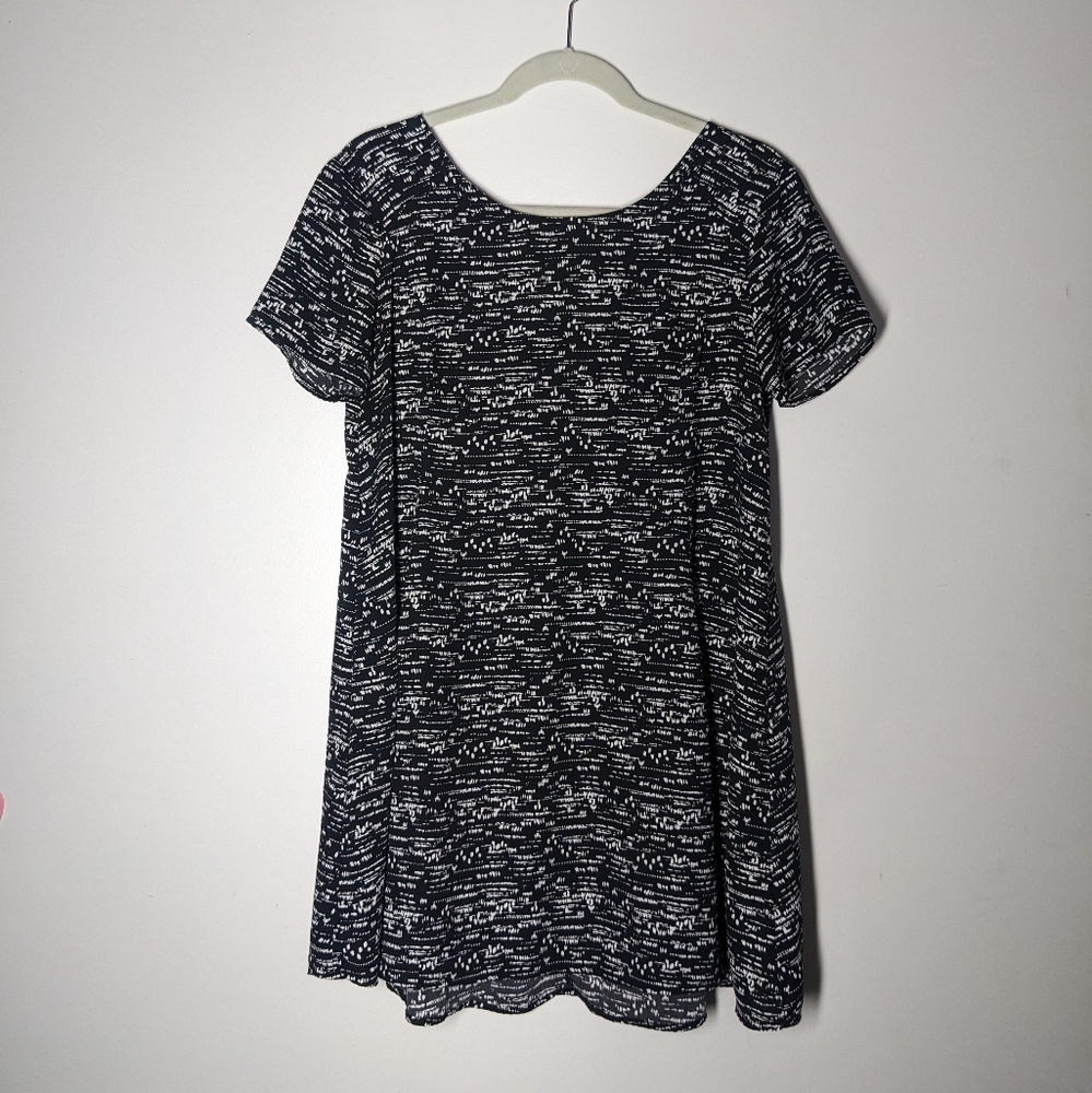 Lush black and white dress - size S
